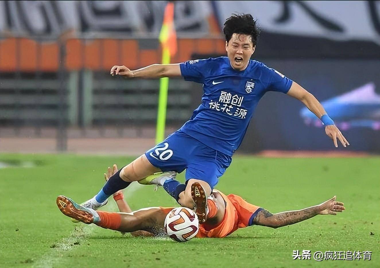 国足主力球员受伤，国家队压力山大的简单介绍